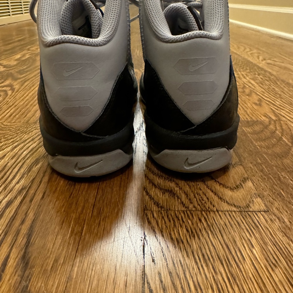 Youth Nike Basketball shoes size 6 - Picture 4 of 6